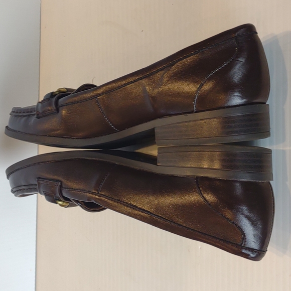 LifeStride Soft System "Kissed" Loafer Wine with Bit detail. - Picture 8 of 12